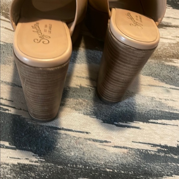 Seychelles Tan Mules & Clogs - Picture 10 of 11